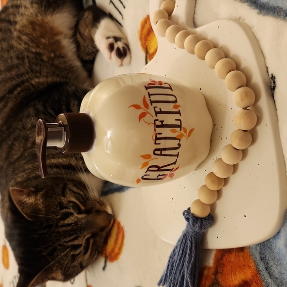 Hand soap - Picture 1 of 8